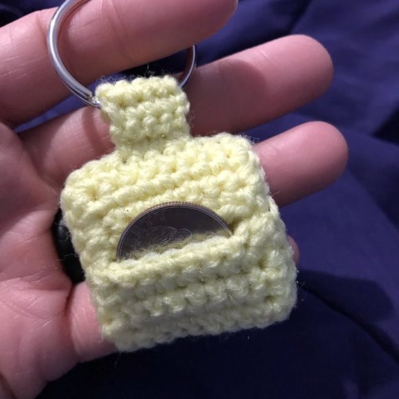 Yellow Crocheted Aldi Quarter Keeper Keychain - Picture 2 of 3